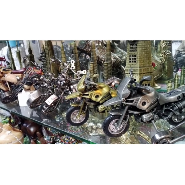 1 pcs Handmade Vintage Antique Random Metal Motorcycle Bike Decorative Showpiece Miniature Toy Bike