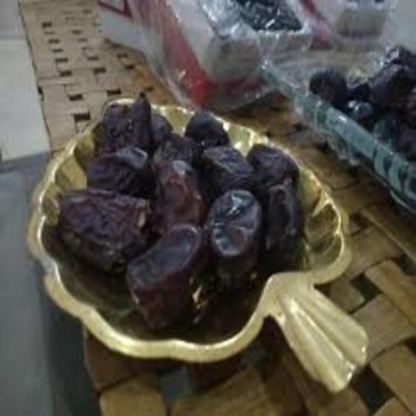 Irani Fresh Sweet and Tasty Original Black Khajoor dates 1kg Export quality box packed