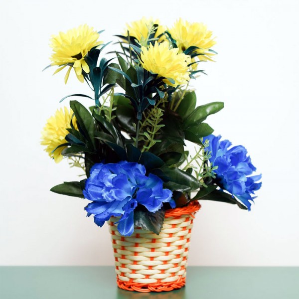 Artificial Reusable Plastic Flowers & Plants Vase