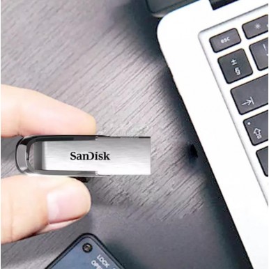 64GB 3.0 Ultra Flair USB Flash Drive - Silver and Black