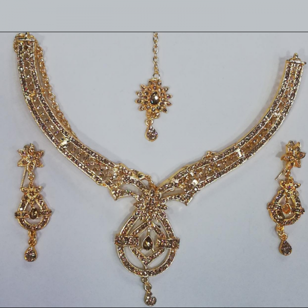 Gold plated Jewellery Set with tika and earrings - Buyon.pk