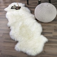 LARGE PELT IVORY WHITE SHEEP SKIN RUG