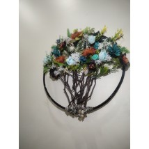 Round Wall Decor With Flower Arrangement