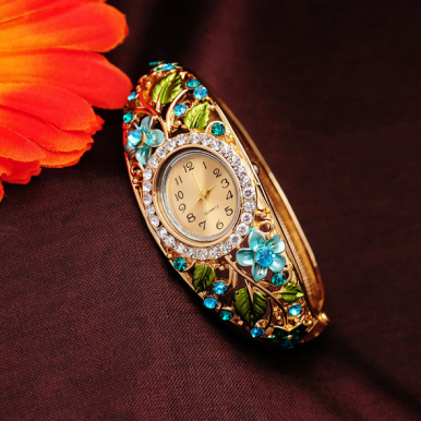 Beautiful 18k Gold Plated Stylish Quartz Bangle Watches