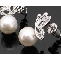 Fashion Hot Sale Cute Silver Alloy Butterfly Pearl Studs For Her