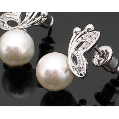 Fashion Hot Sale Cute Silver Alloy Butterfly Pearl Studs For Her
