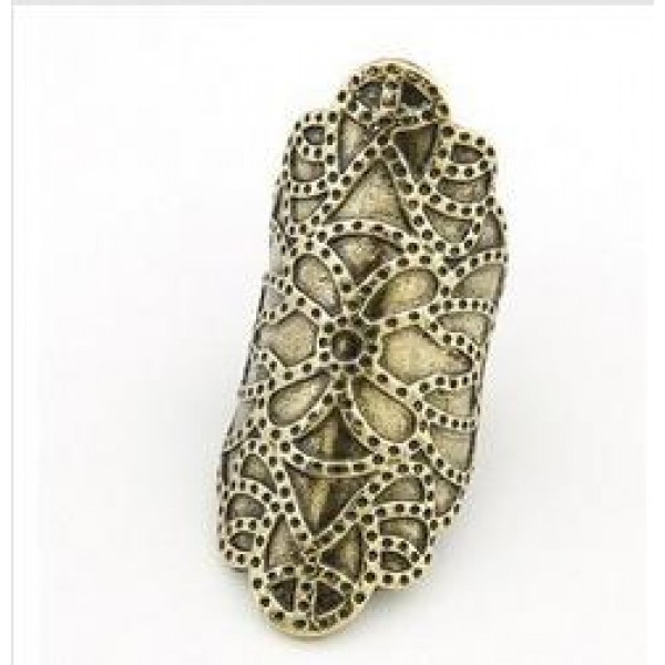 22E35 Fashion Personality Exaggerated Carved Ring for Her