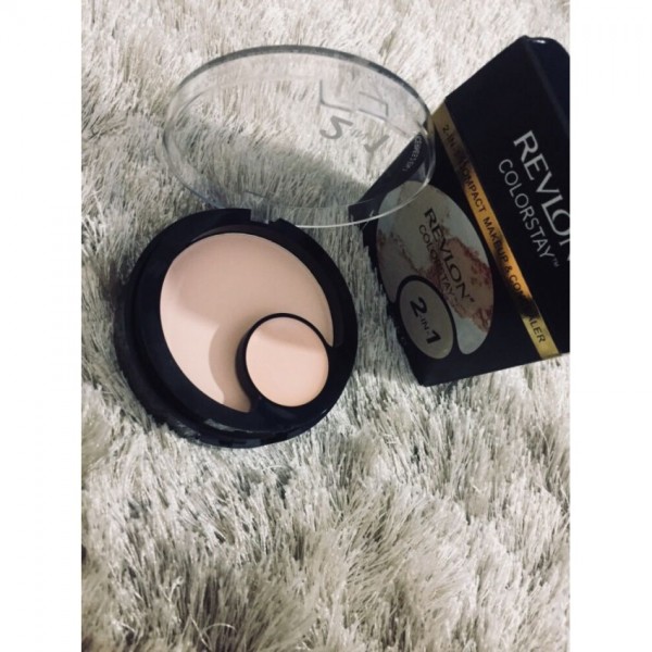 Buy REVLON 2 IN 1 COMPACT POWDER AND CONCEALER online in Pakistan