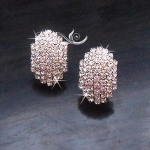 Gold Diamante Glowing Earring For Women – AE43