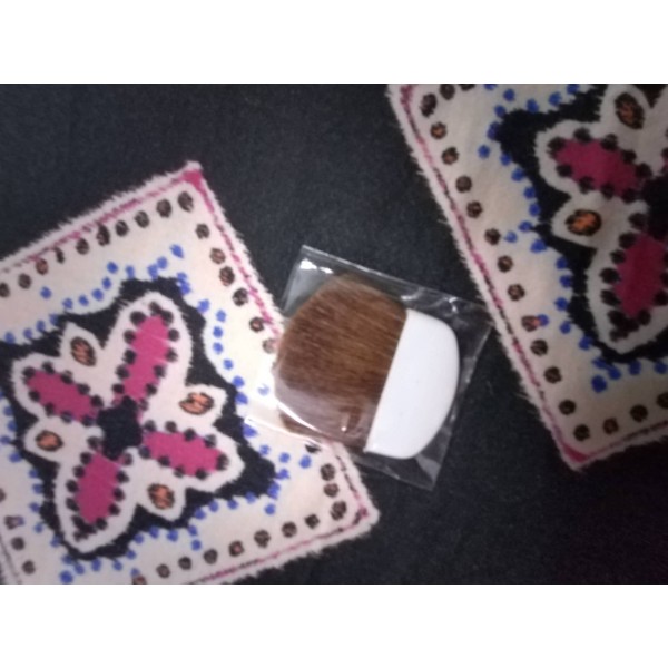 Just Gold Single Blush with Brush imported from Dubai Buyon.pk
