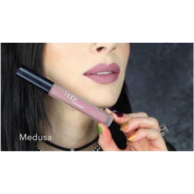 Original Hudα Beαuty Liquid Matte Lipstick Shade MedUSA Travel Size