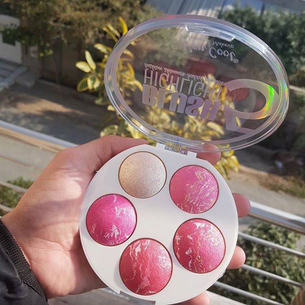 Buy Blush High Lighter Palette 5 in 1 Kit for Girls online in Pakistan