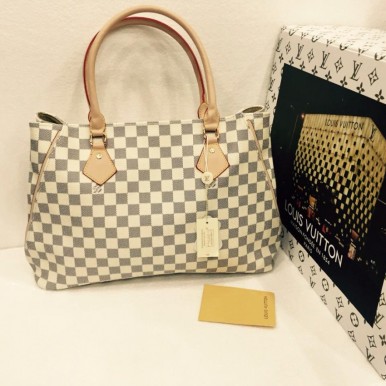 Louis Vuitton (LV) Handbags in Pakistan!