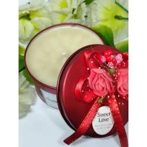 AROMAFLICK Scented Candle with Beautiful Red Tin