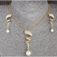 Curly Gold Plated Pearl Jewelry Set For Her