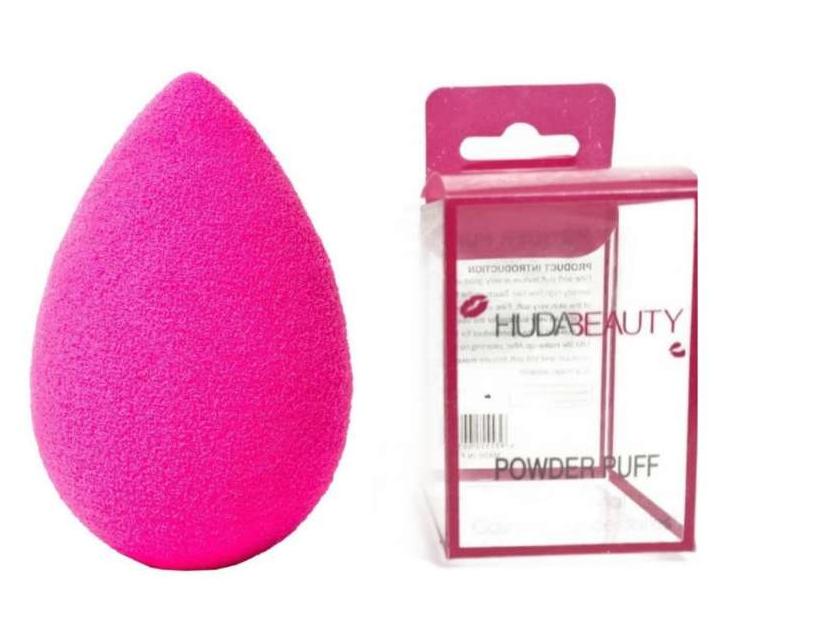 Huda Beauty powder puff beauty blender