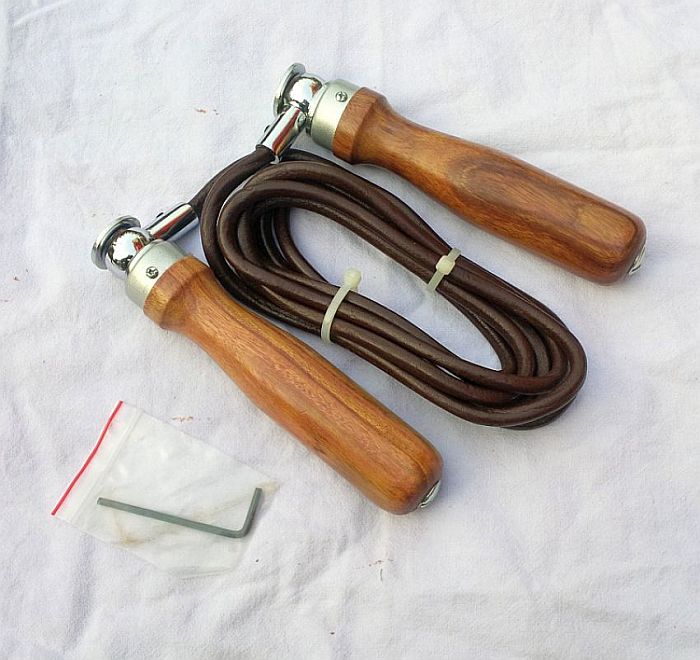 Buy Swivel Jumping Rope Adjustable Length online in Pakistan Buyon.pk